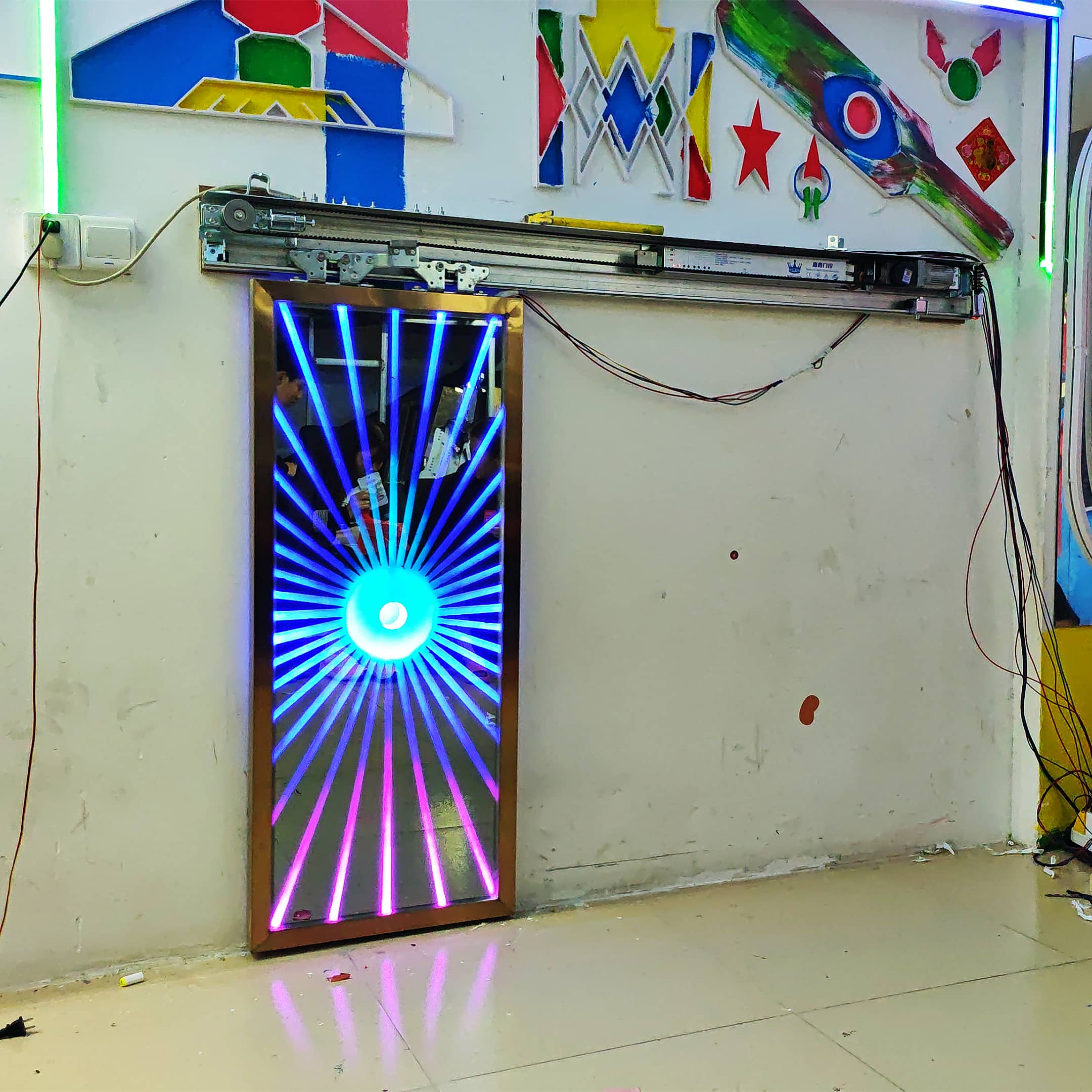 电竞网咖网红自动感应门